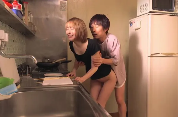 xem phim sex châu âu Chị dâu mất nết về quê chơi rồi làm tình với cậu em chồng